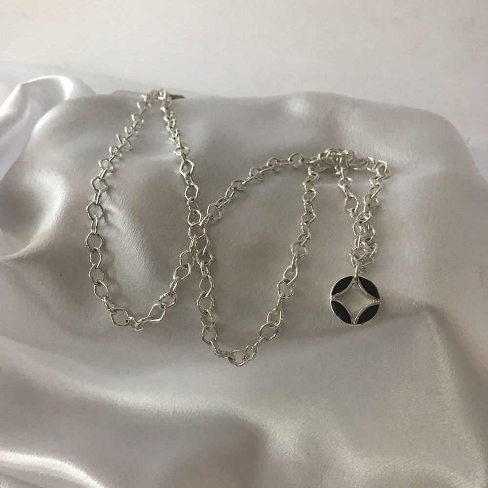 Silver chain‎ necklace black & silver pendant